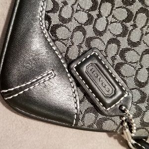 COACH BLACK LOGO WRISTLET NWOT